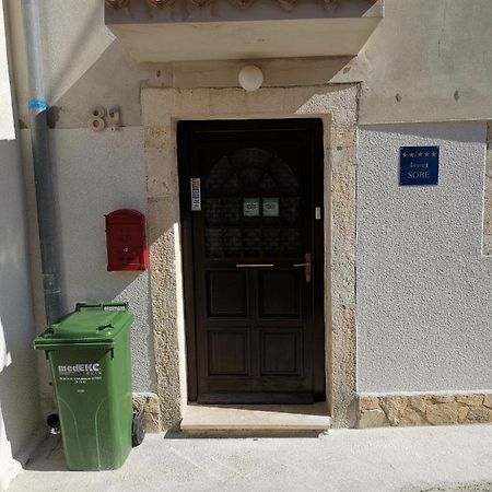 Guest House Accommodation Rupine Premantura Bagian luar foto
