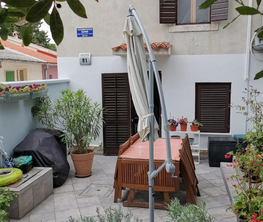 Guest House Accommodation Rupine Premantura Bagian luar foto