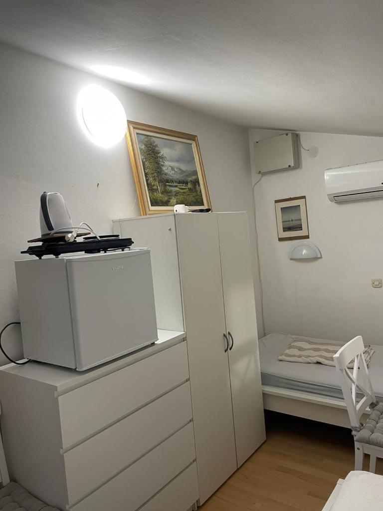 Guest House Accommodation Rupine Premantura Bagian luar foto