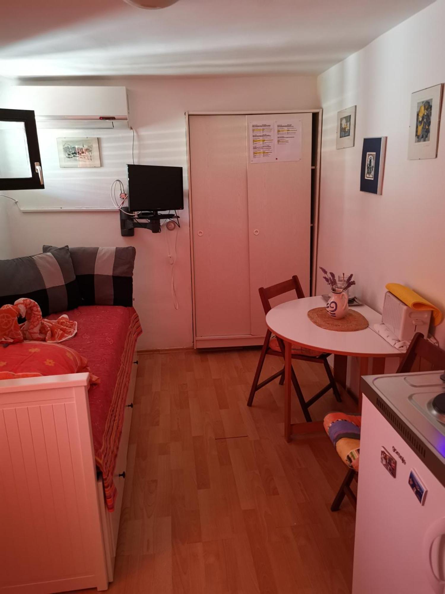 Guest House Accommodation Rupine Premantura Bagian luar foto