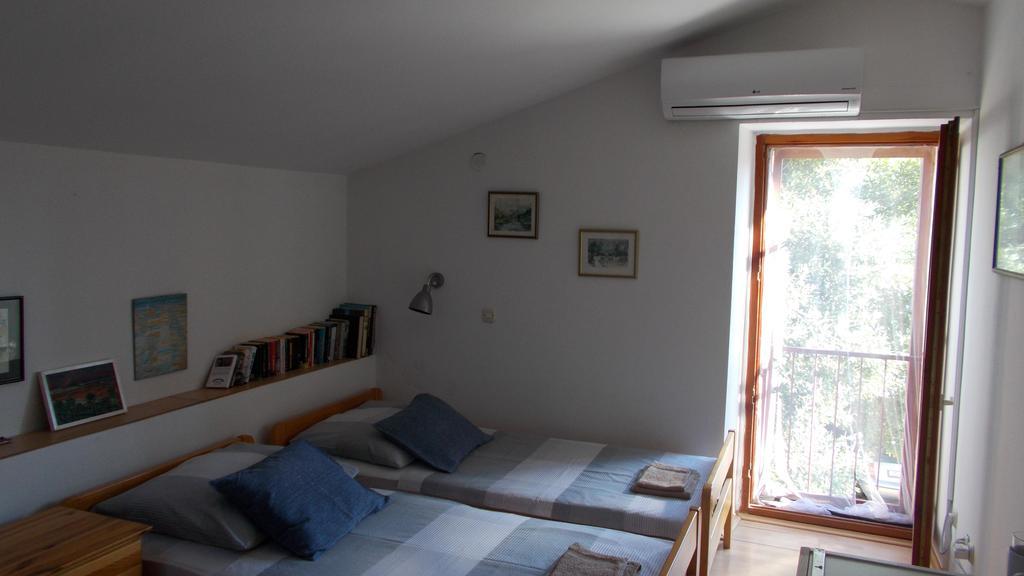 Guest House Accommodation Rupine Premantura Bagian luar foto