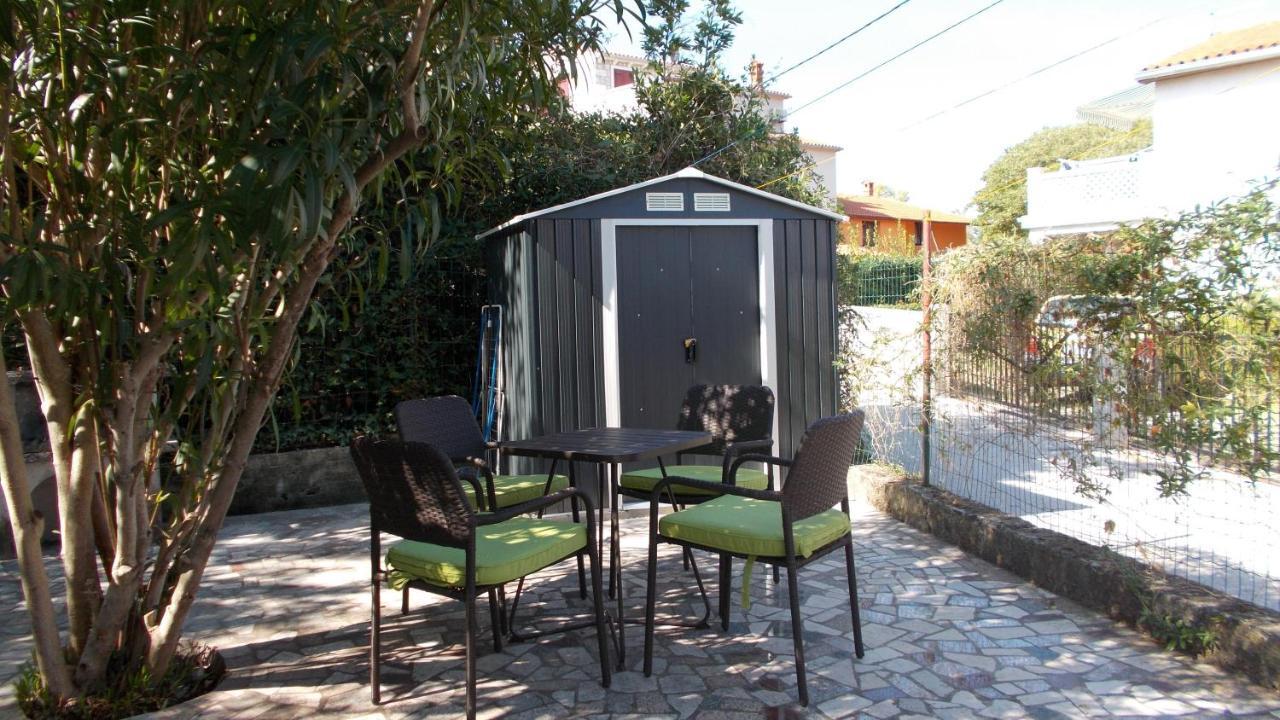 Guest House Accommodation Rupine Premantura Bagian luar foto