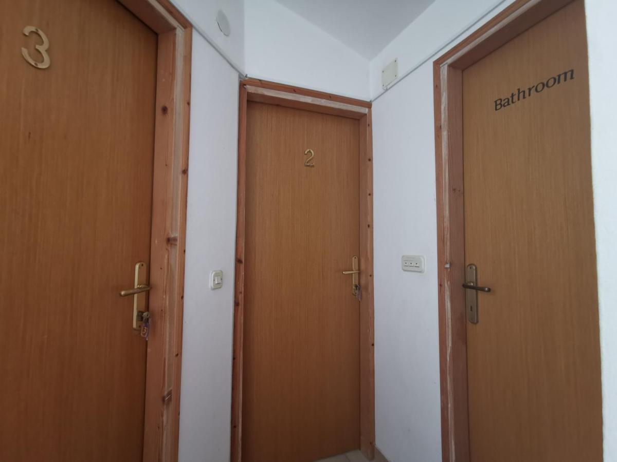 Guest House Accommodation Rupine Premantura Bagian luar foto