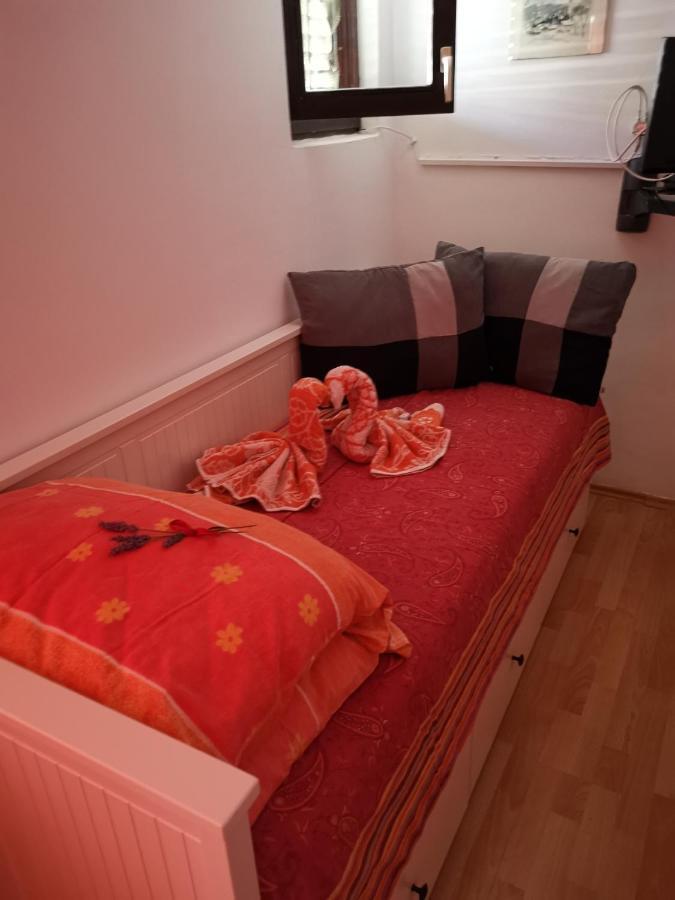 Guest House Accommodation Rupine Premantura Bagian luar foto
